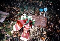Blumen auf dem Grab des Weltmeisters im Januar 2000